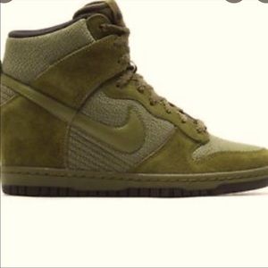 NEW - Nike Dunk Sky high wedge sneaker Army green